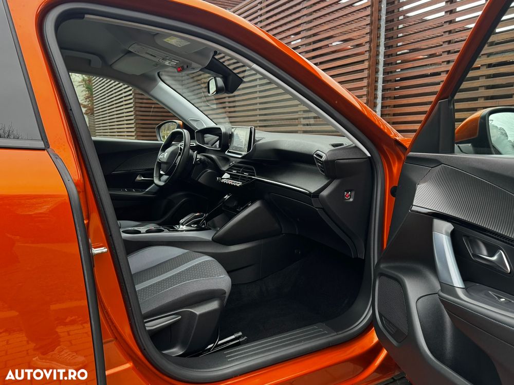 Peugeot 2008 PureTech 130 EAT8 Allure - 16