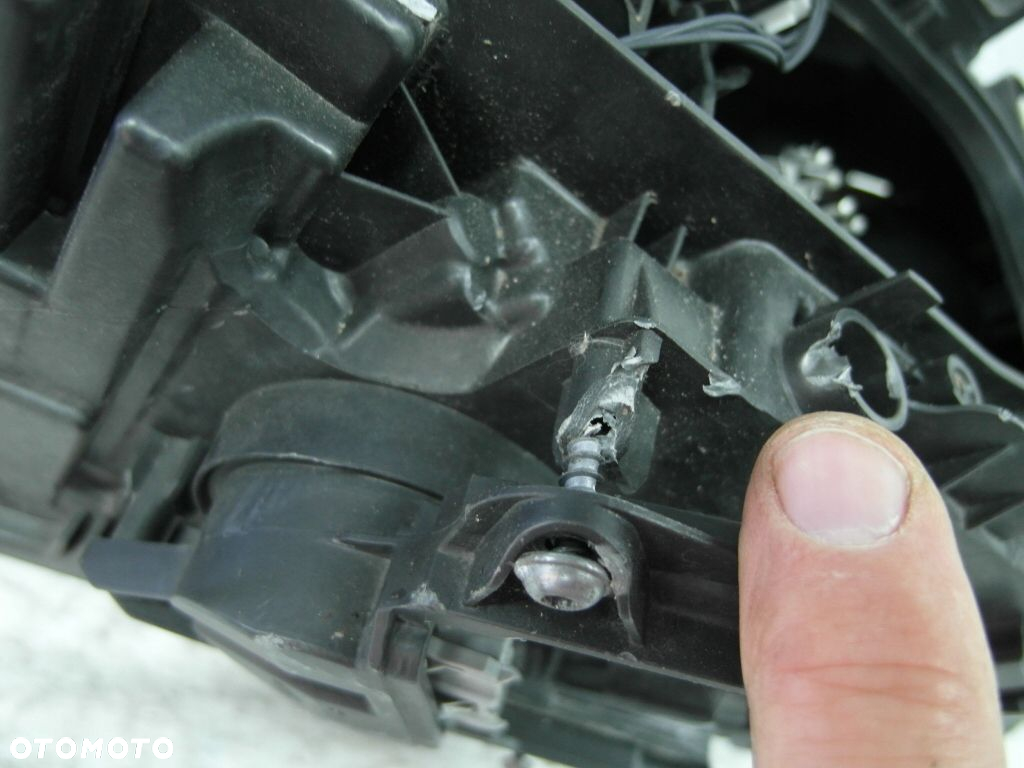 VOLVO V60 LIFT S60 LIFT XENON LAMPA PRZEDNIA PRAWA - 11