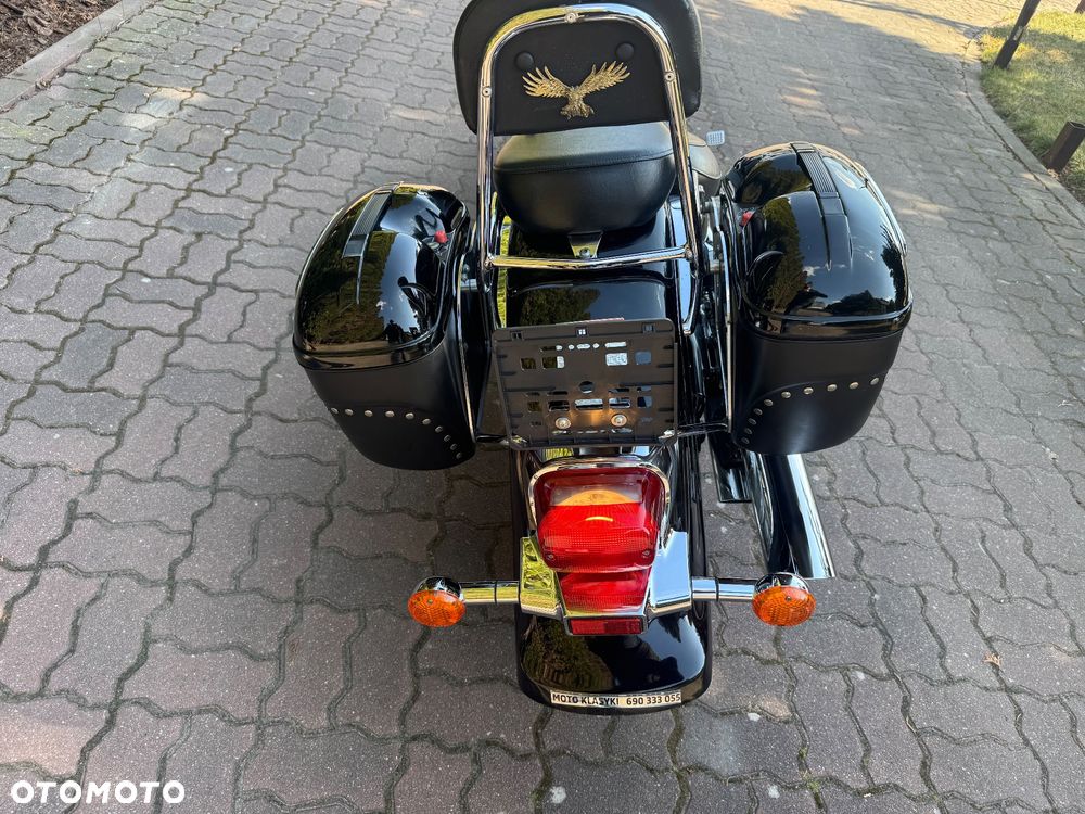 Suzuki VL 800 Volusia - 12