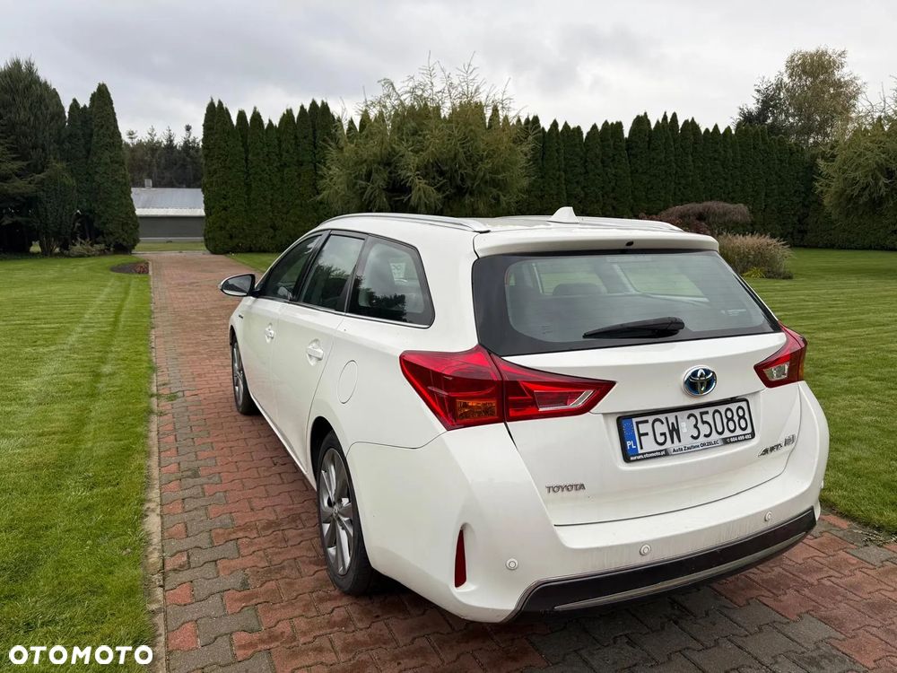 Toyota Auris 1.8 HSD Luna - 22
