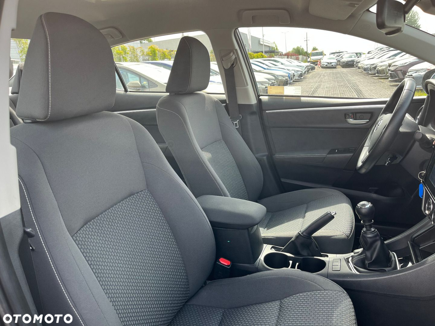 Toyota Corolla 1.6 Classic Plus - 30
