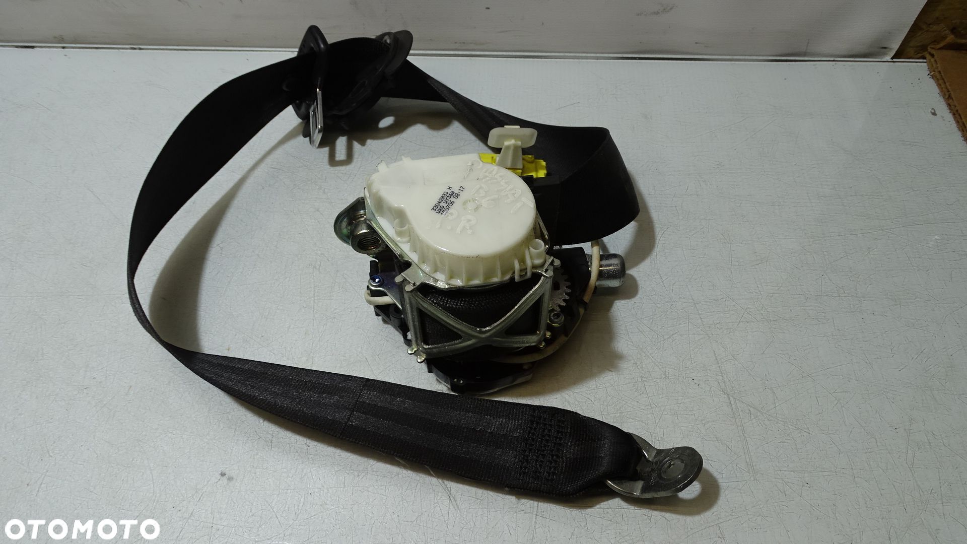 PAS PRAWY PRZEDNI BEZPIECZEŃSTWA VOLKSWAGEN PASSAT B6 2.0TDI 33042933H - 1
