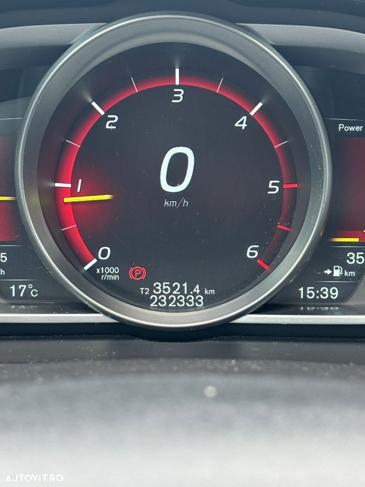 Volvo V40 D4 VEA R-Design - 17