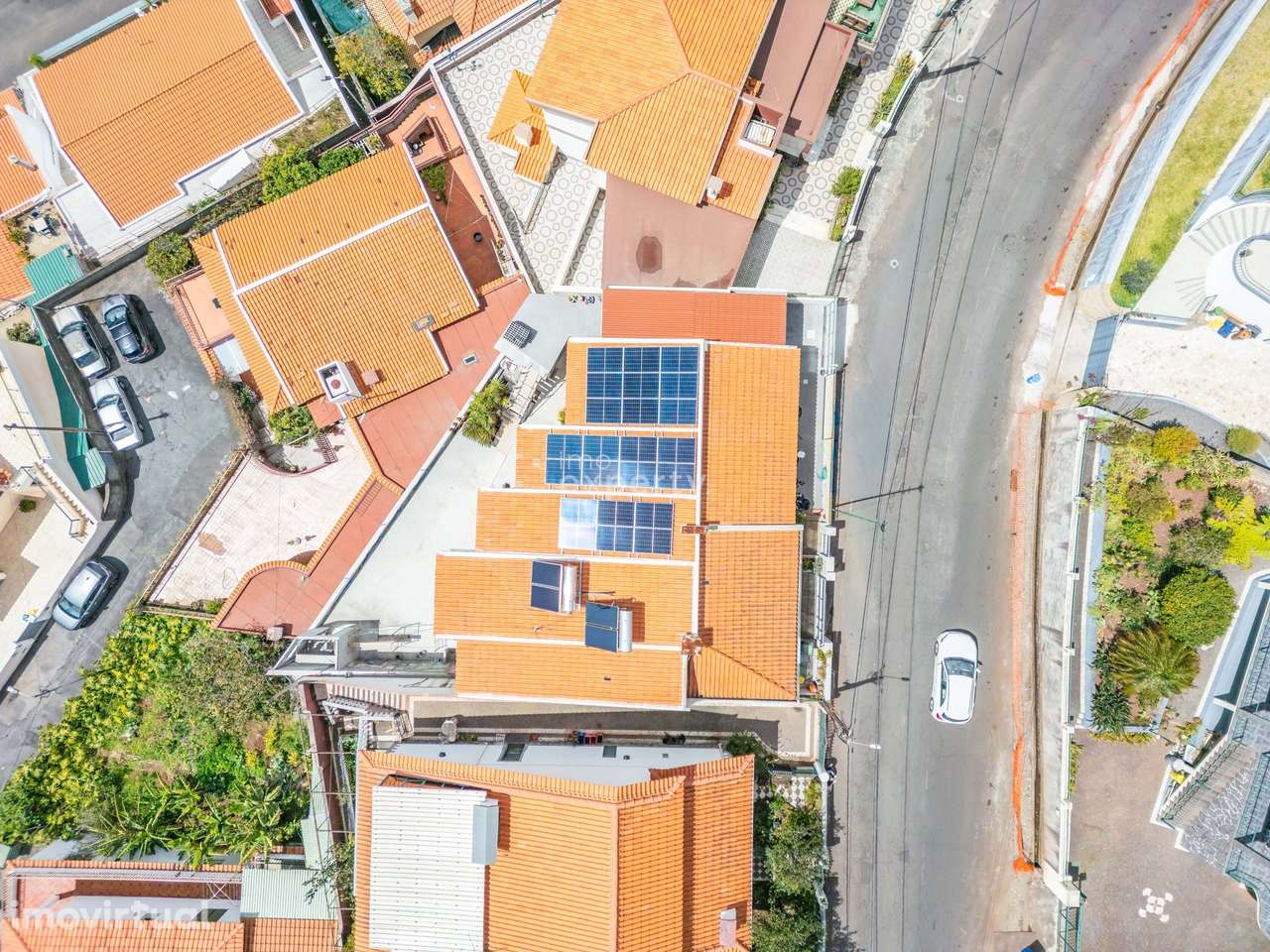 Prédio na Estrada dos Marmeleiros com dois T3+1, Madeira - Grande imagem: 2/53