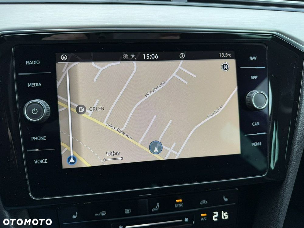 Volkswagen Passat - 19