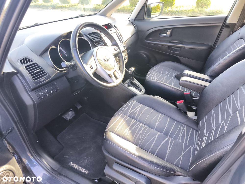Kia Venga - 5