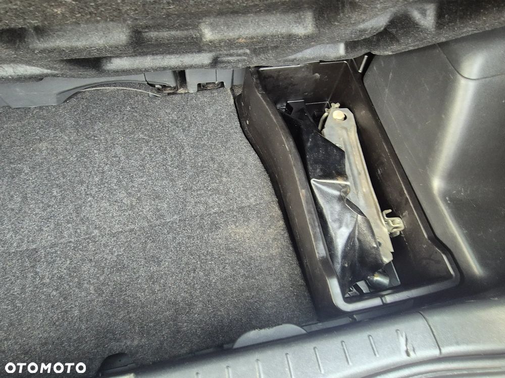 Toyota Yaris 1.0 Luna - 19
