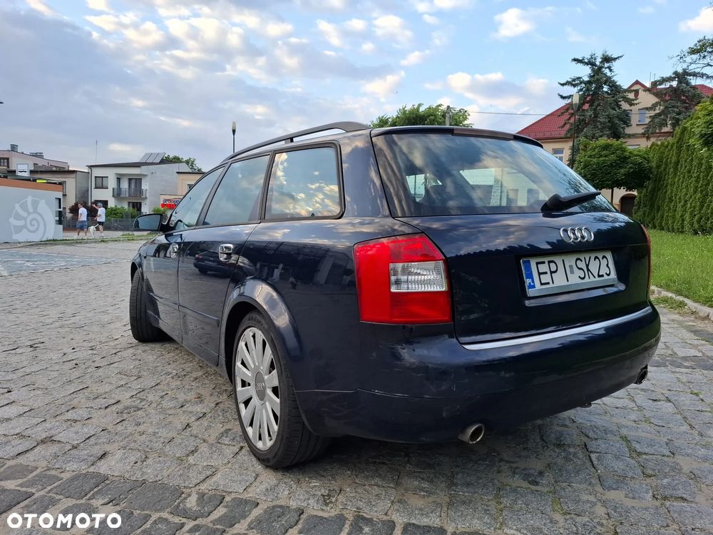 Audi A4 Avant 2.4 - 5