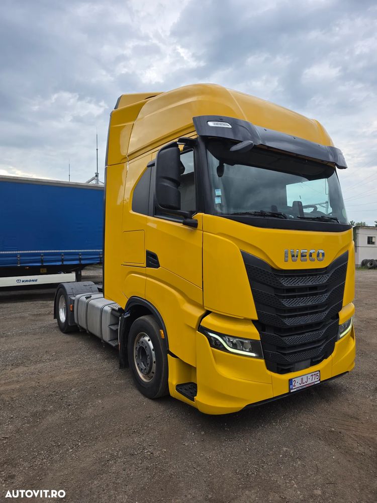 Iveco Stralis Hi-Way - 2