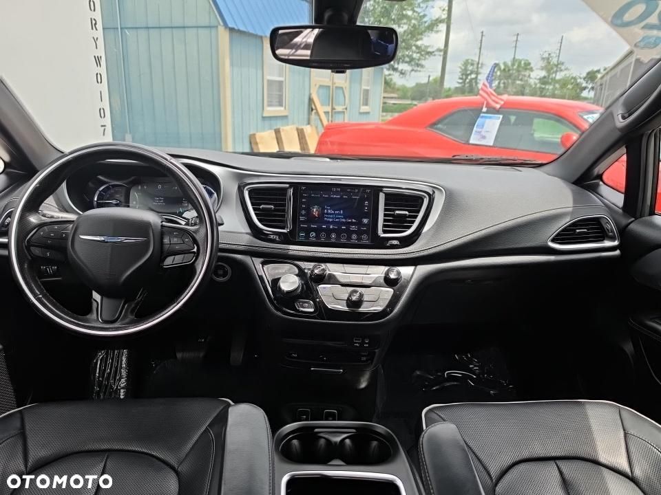 Chrysler Pacifica - 8