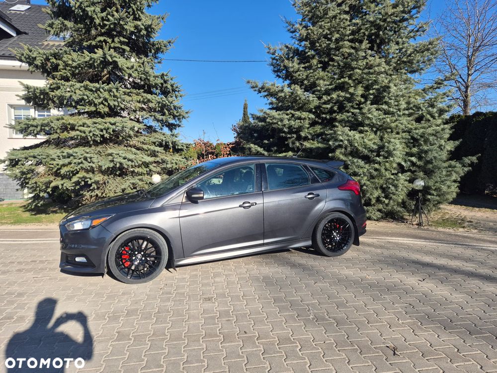 Ford Focus ST - 8