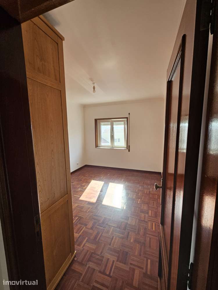 Arrendamento de apartamento T4 na Rua Marinha Andril, 2 - Grande imagem: 3/14
