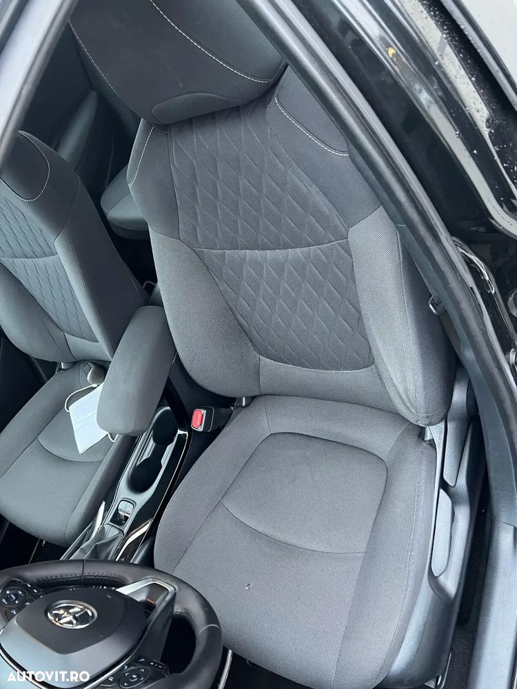 Toyota Corolla Sedan 1.8 HSD Dynamic - 10