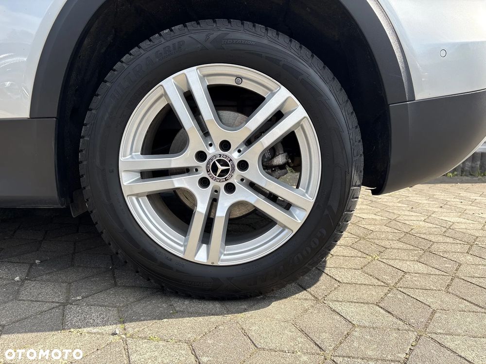 Mercedes-Benz GLB 200 7G-DCT - 20