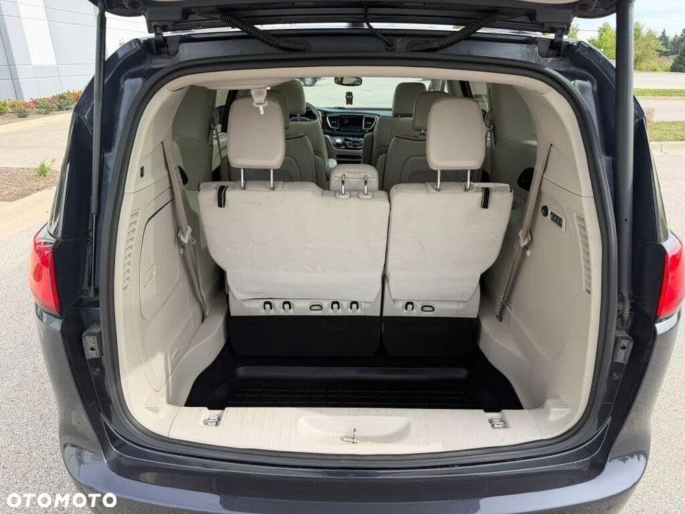 Chrysler Pacifica - 21