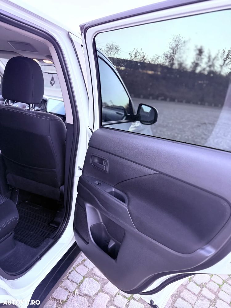 Mitsubishi Outlander 2.2 DI-D 2WD Invite - 19