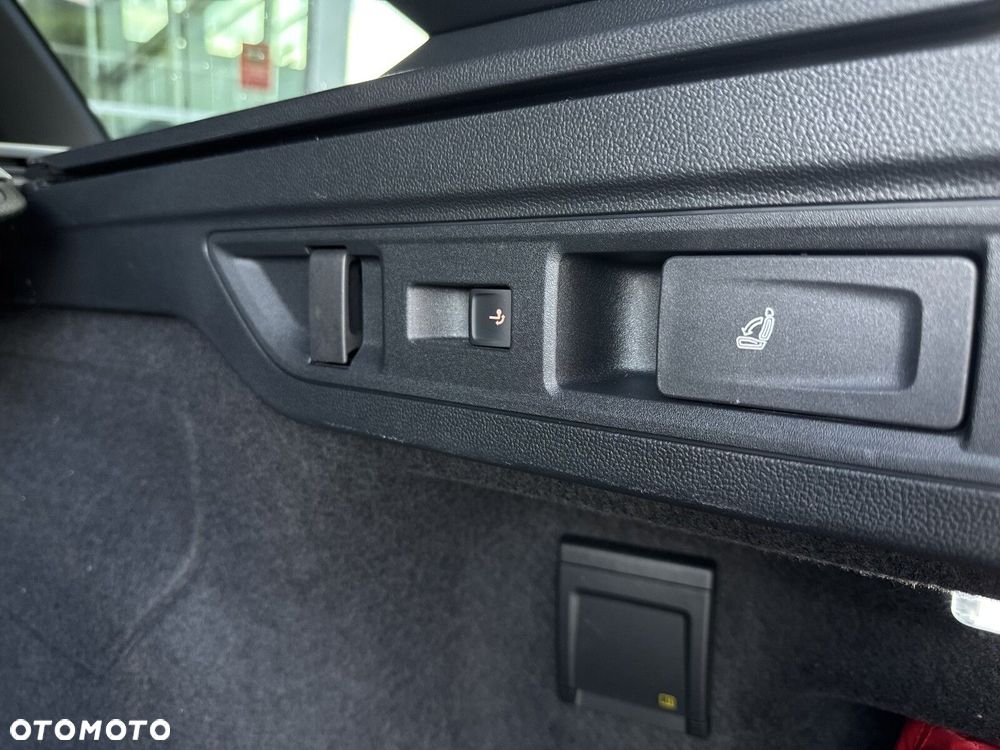 Volkswagen Passat Variant 2.0 TDI SCR R-Line Plus DSG - 38