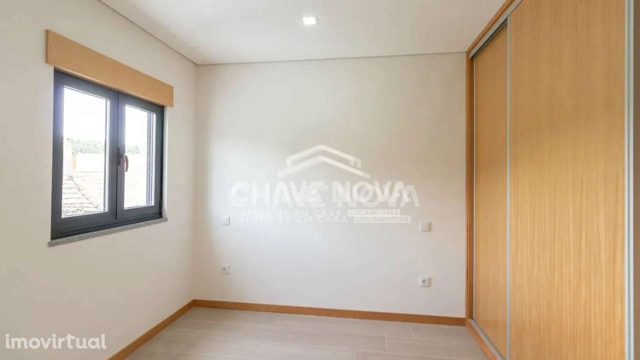 Moradia Geminada V2 Renovada em Arrifana, S. M. da Feira - Grande imagem: 5/28