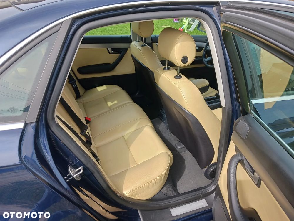 Audi A4 Limousine - 7