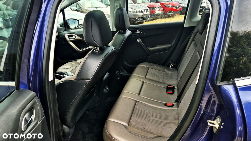 Peugeot 2008 1.6 VTi Allure - 32