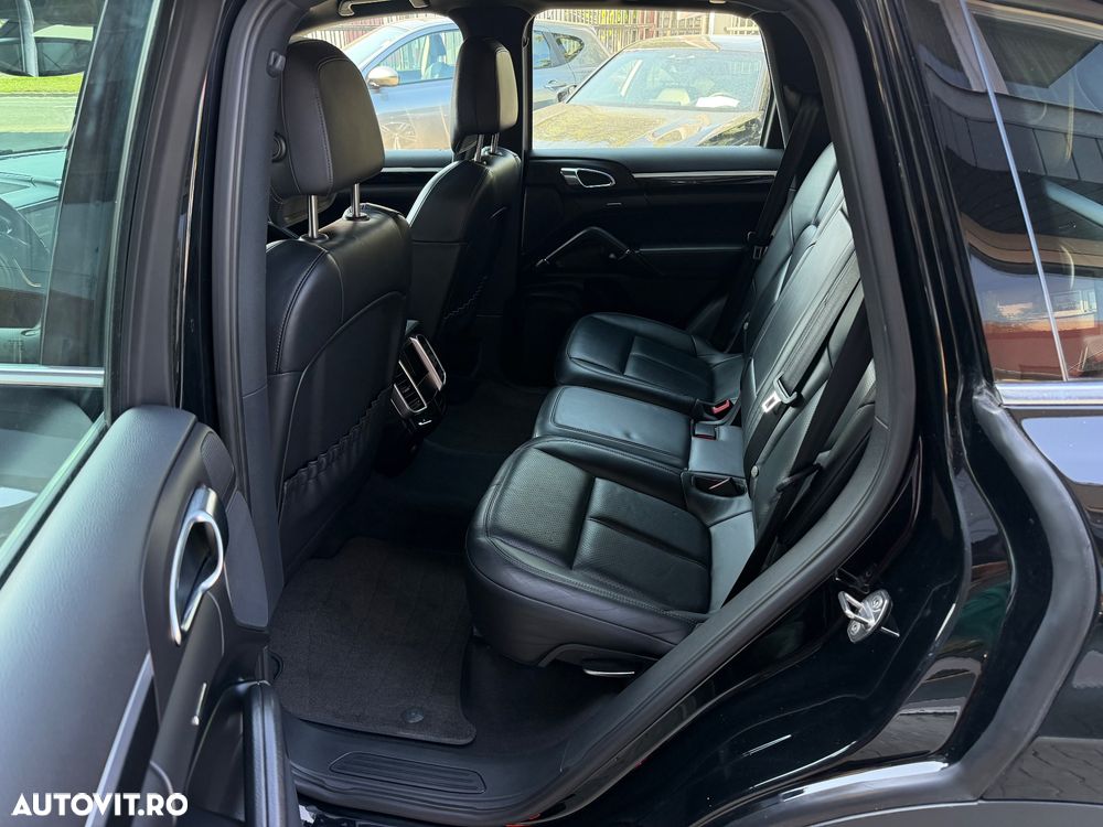 Porsche Cayenne Tiptronic S - 10
