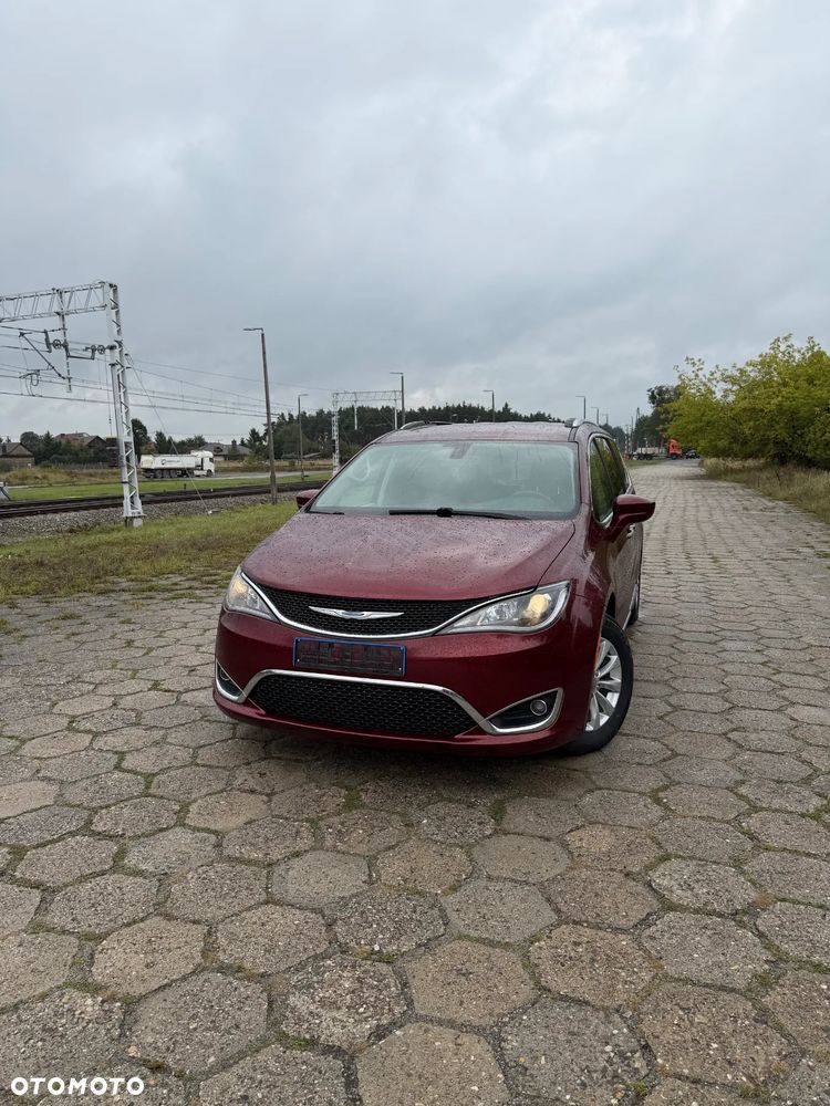 Chrysler Pacifica - 9