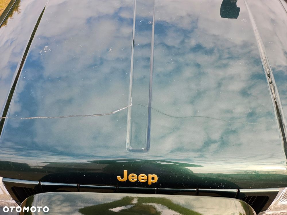 Jeep Grand Cherokee - 24