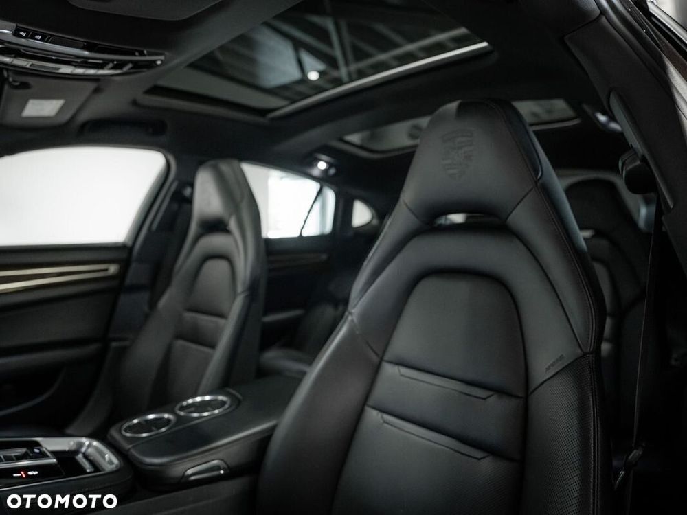 Porsche Panamera 4 E-Hybrid 10 Years Edition - 21