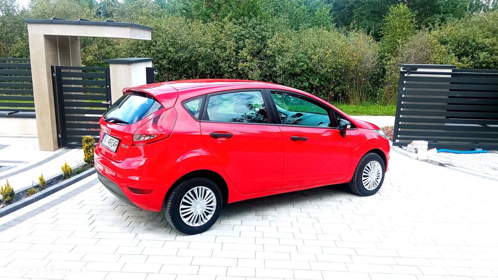 Ford Fiesta 1.4 TDCi Ambiente - 13