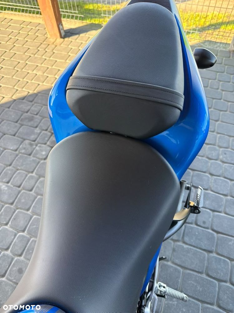 Suzuki GSX - 33