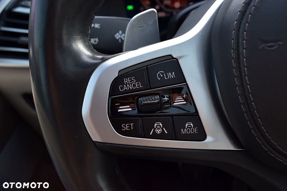 BMW X7 M50i - 11