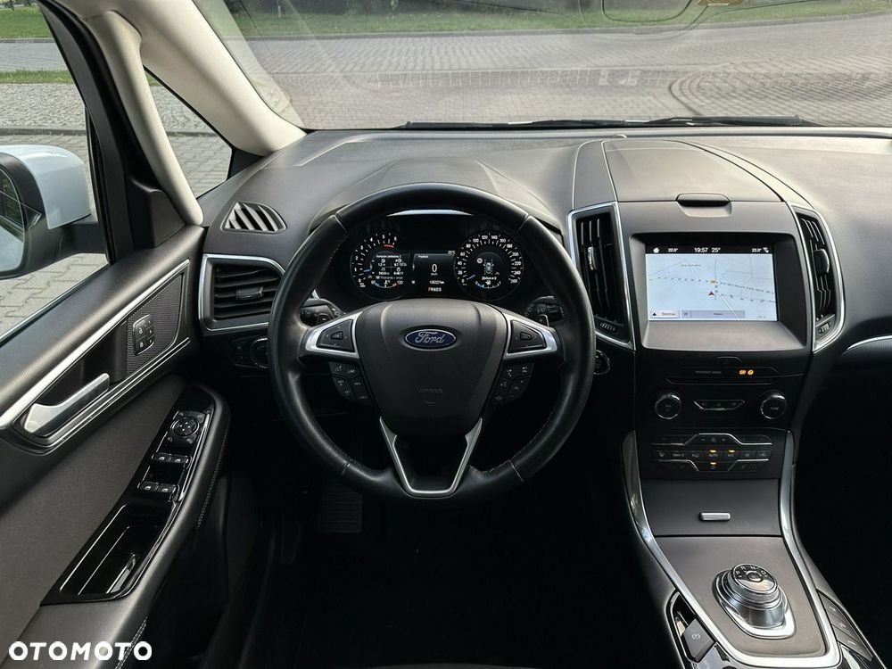 Ford S-Max - 13
