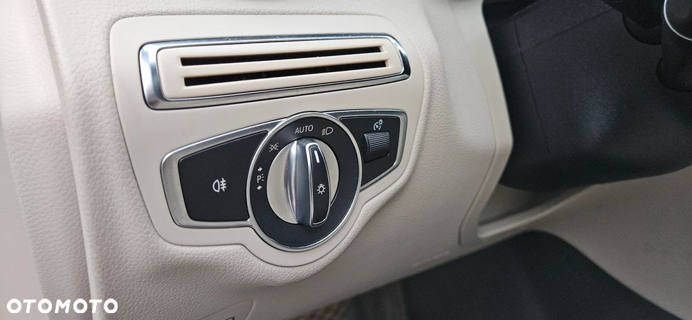 Mercedes-Benz Klasa C 300 9G-TRONIC Avantgarde - 31