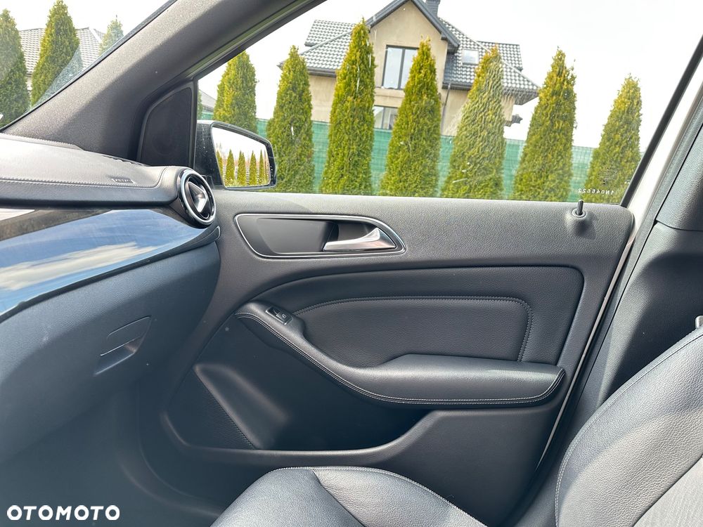 Mercedes-Benz Klasa B 200 CDI - 24