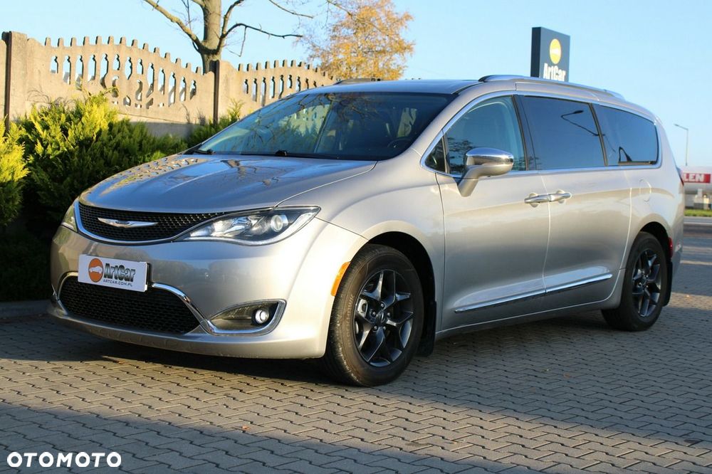 Chrysler Pacifica - 25
