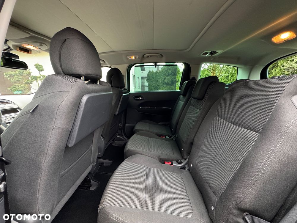 Peugeot 5008 1.6 THP Premium + - 27