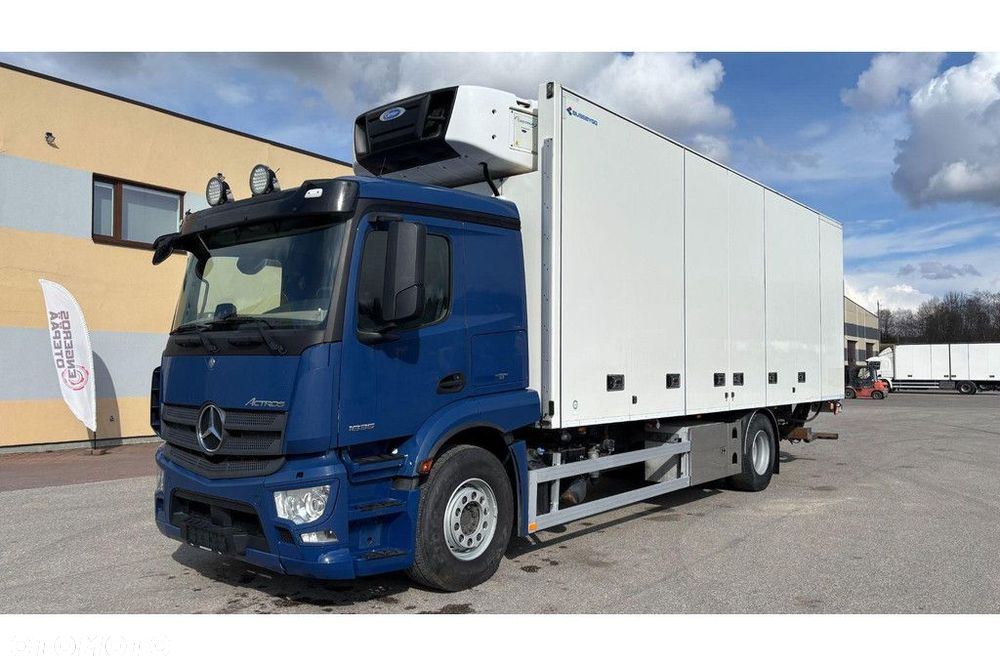 Mercedes-Benz Actros 1835 4x2 SIDE OPENING + CARRIER SUPRA 1150 Mt - 3