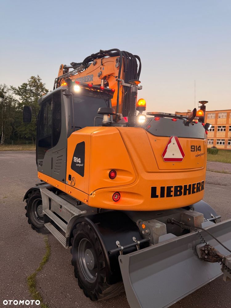 Liebherr A914 Compact - 9