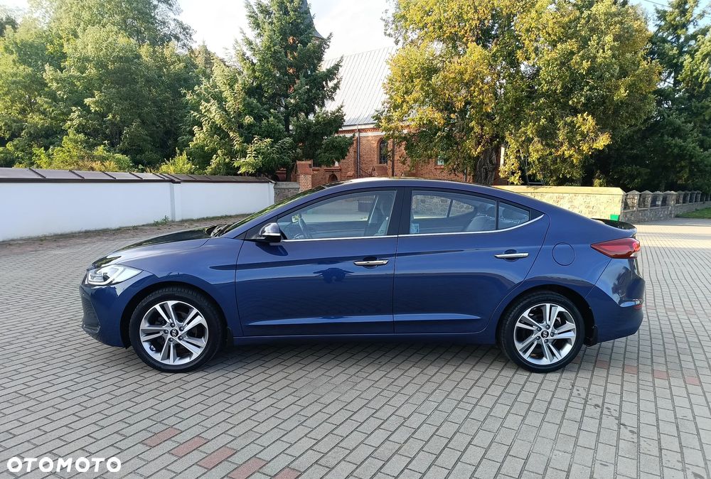 Hyundai Elantra - 5