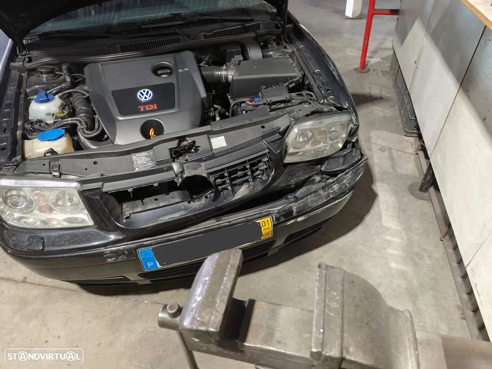 VW Bora 1.9 TDi Highline - 11