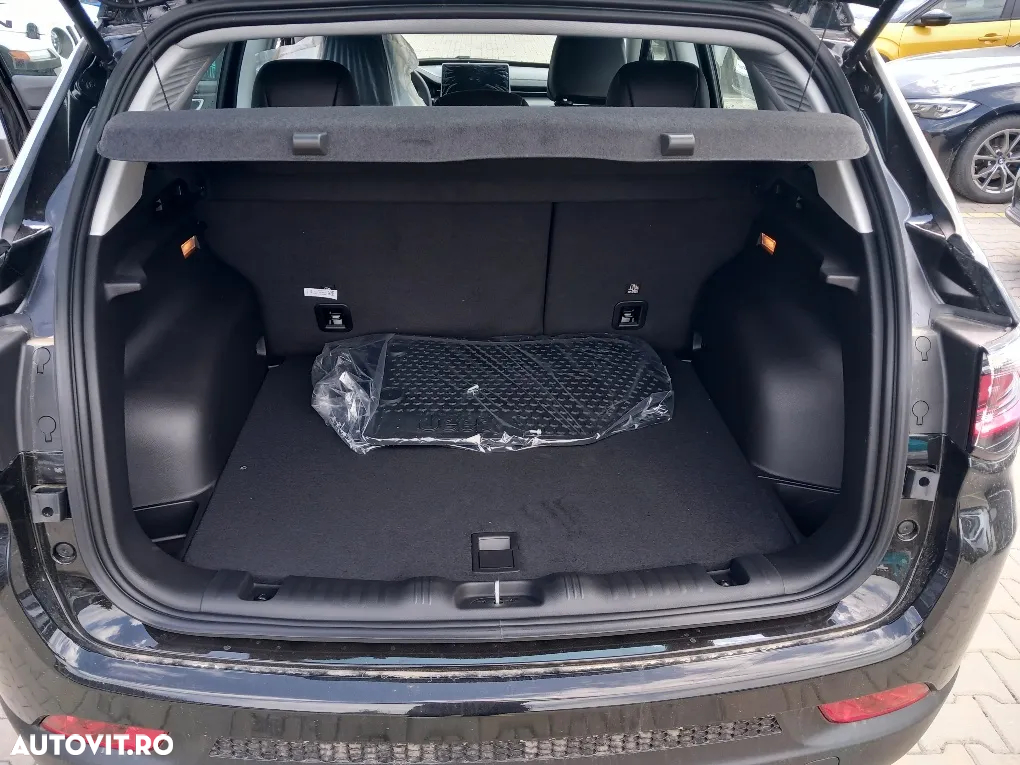 Jeep Compass - 13