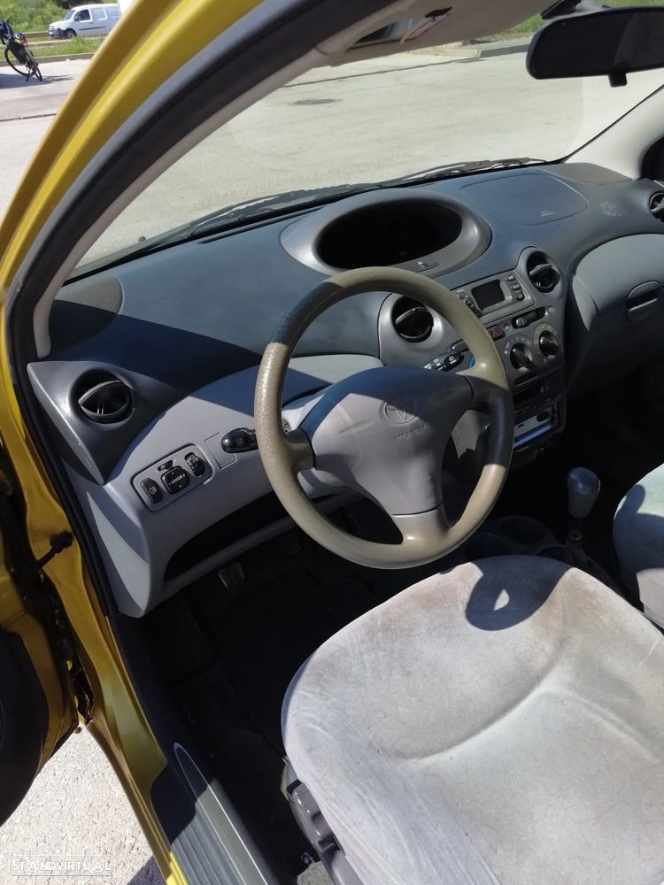 Toyota Yaris 1.0 Base - 18