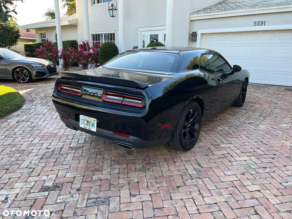 Dodge Challenger 5.7 R/T - 9