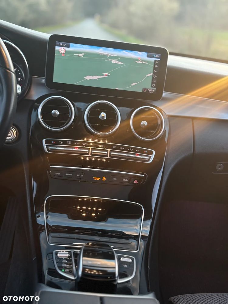 Mercedes-Benz Klasa C 220 d 9G-TRONIC - 23