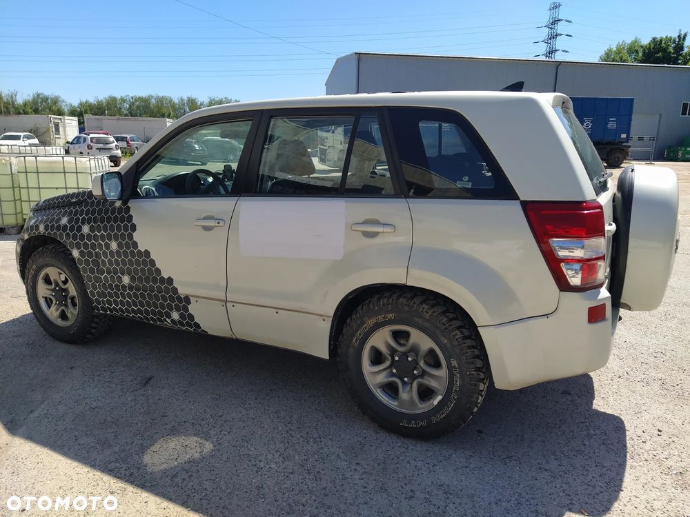 Suzuki Grand Vitara 2.7 V6 - 14