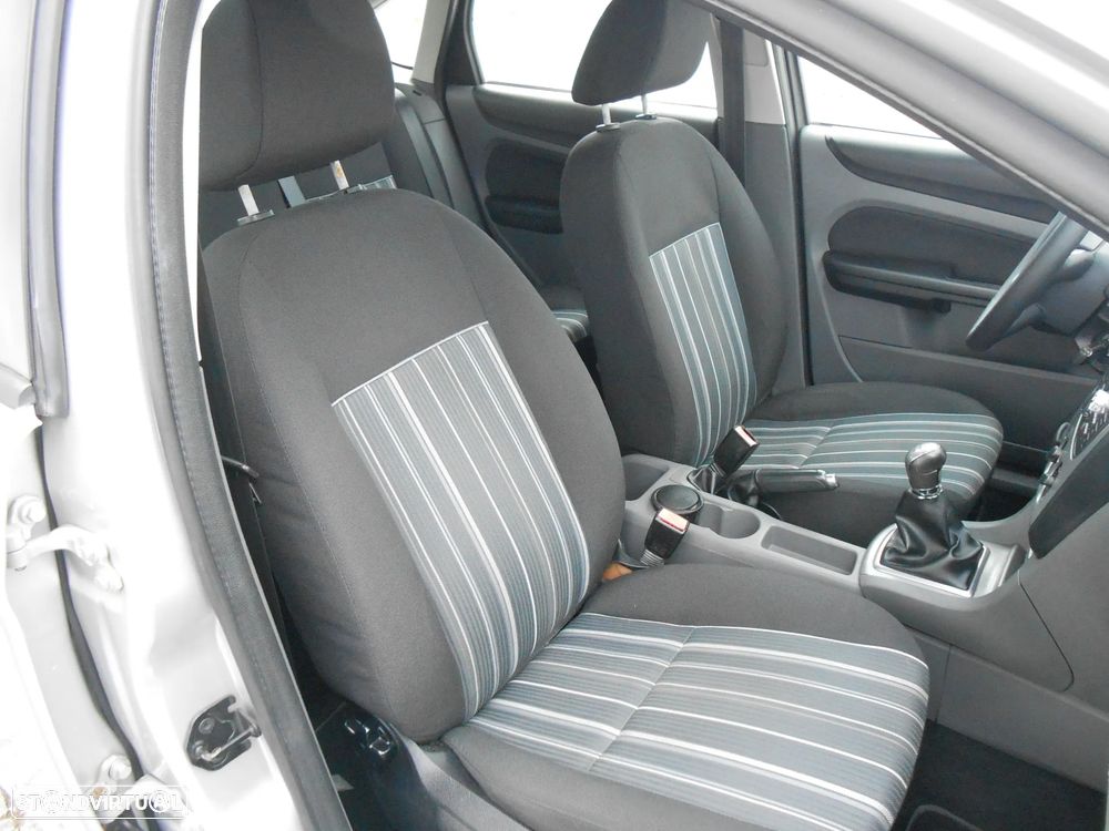 Ford Focus 1.6 TDCi ECOnetic - 26