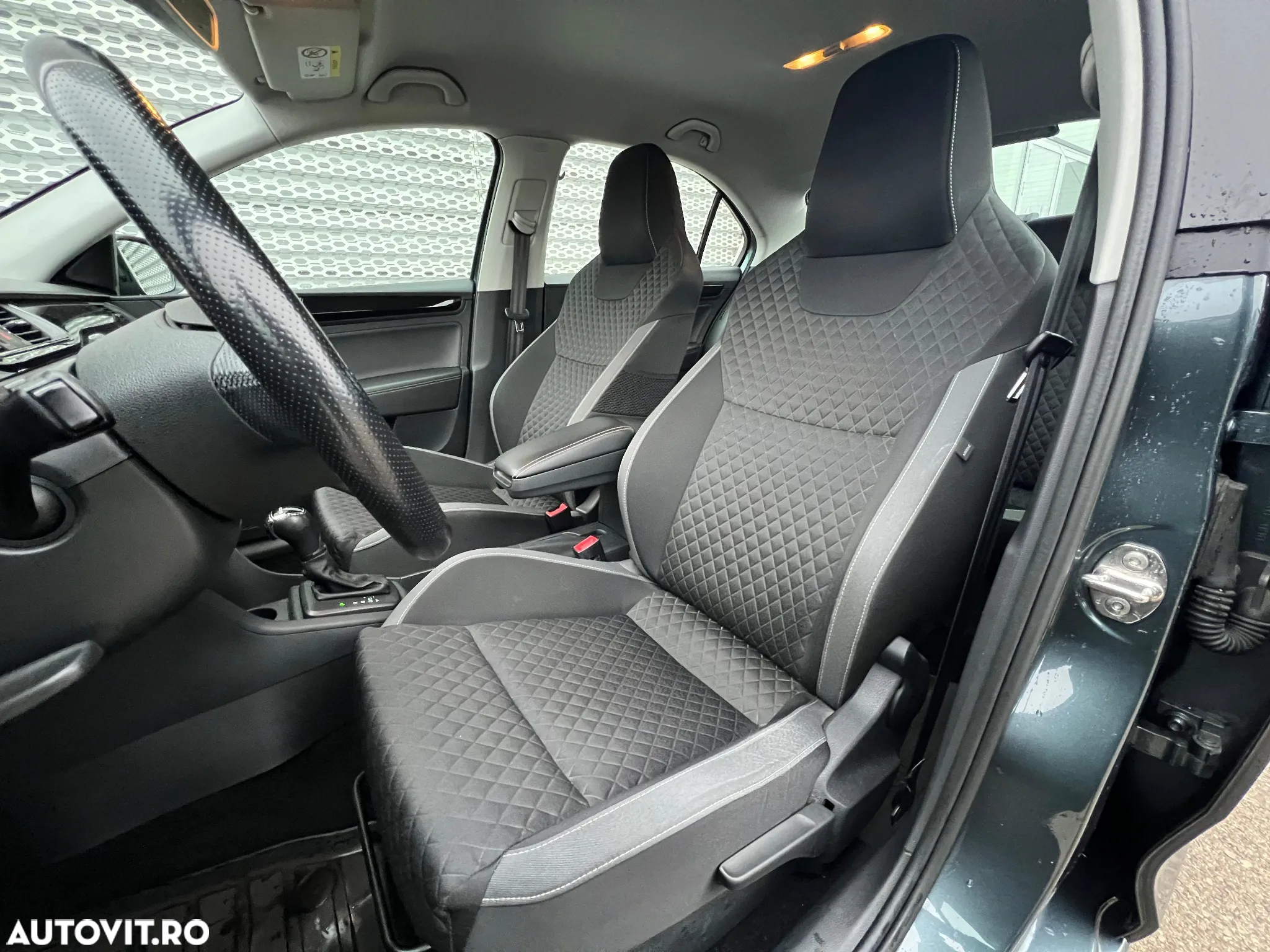 Skoda RAPID 1.0 TSI DSG Style - 10