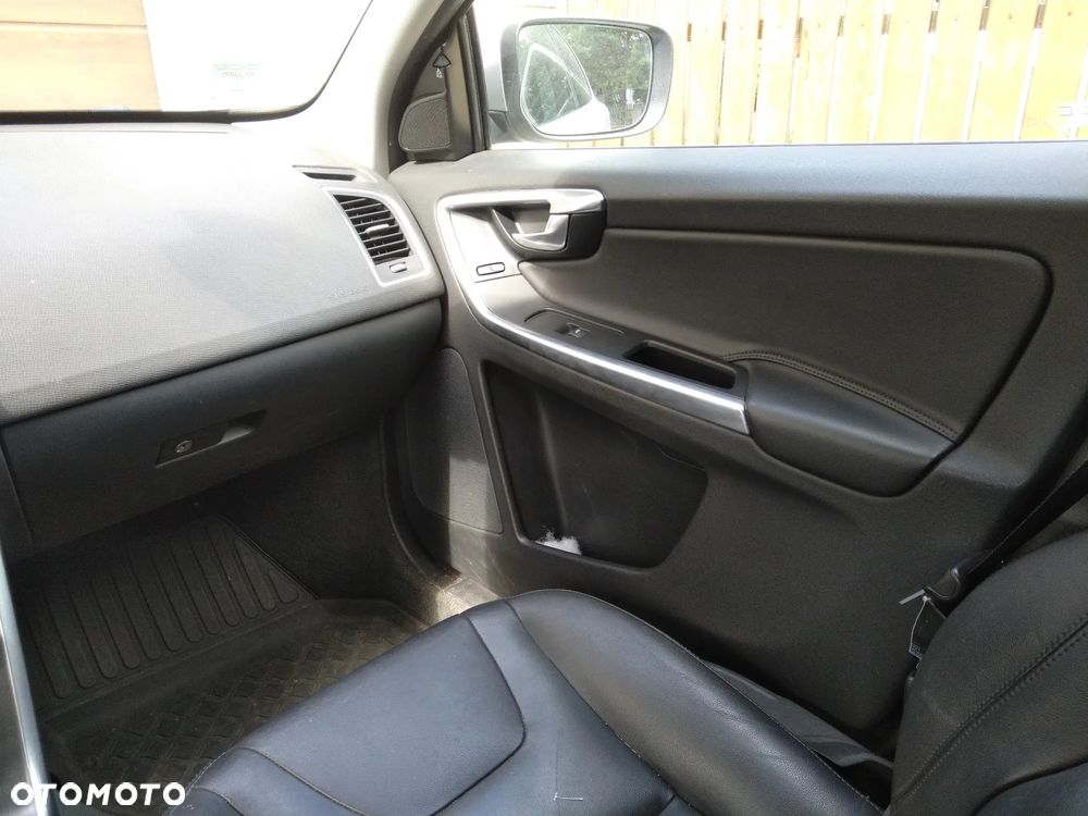 Volvo XC 60 T5 Drive-E Momentum - 5