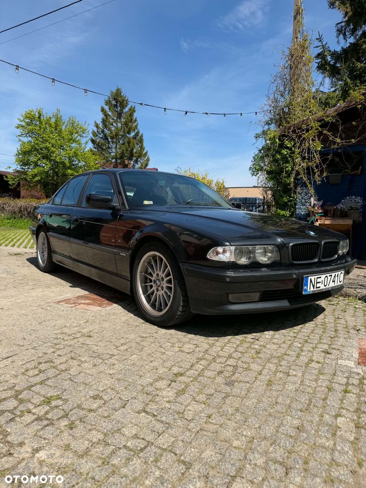 BMW Seria 7 740i - 1