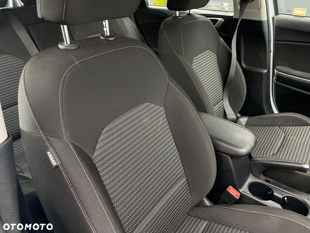 Kia Ceed 1.5 T-GDI M - 23